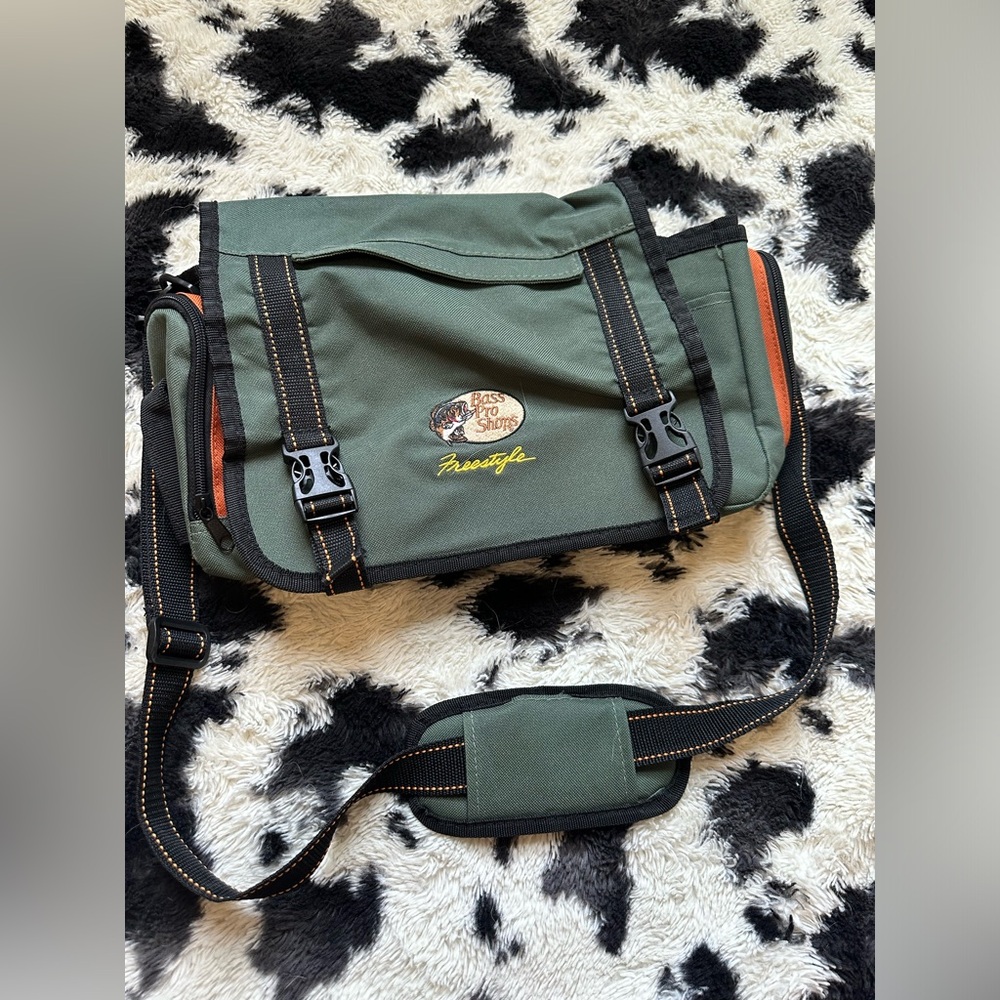Bass Pro Shop mini bag